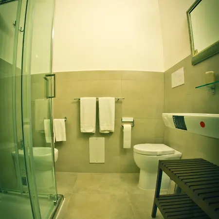 I Visconti 4* נאפולי