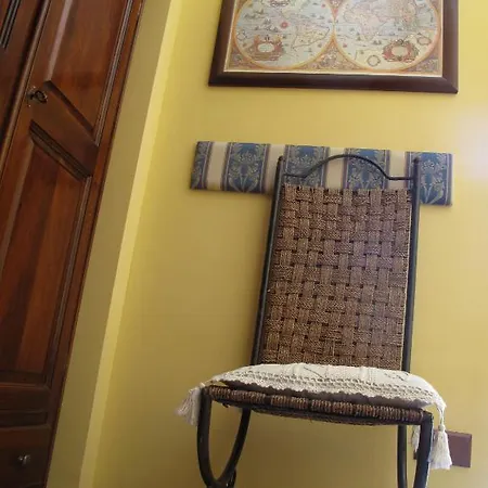 I Visconti 4* נאפולי